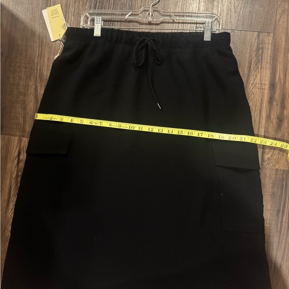 NWT Black Wilfred Aritzia Cargo Skirt L - Picture 5 of 5
